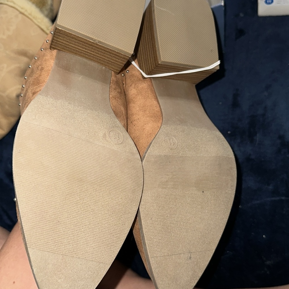 Universal Thread Shoe Size 11, New With Tags - image 5